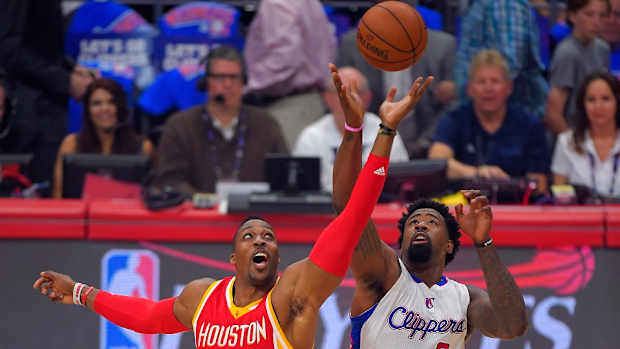 nba_tipoff_2015_16_dwight_howard_deandre_jordan.jpg